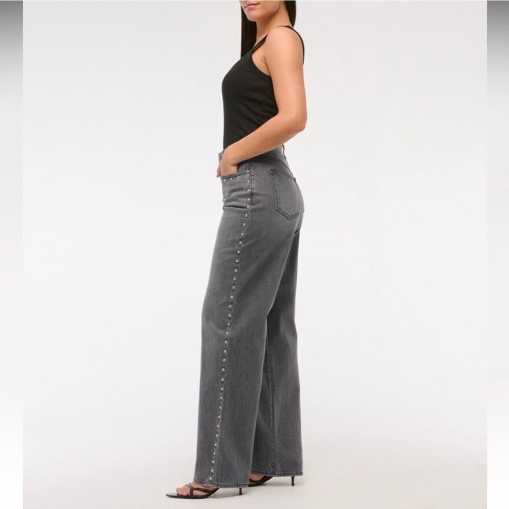 Abercrombie Curve Love High Rise Loose studded jeans size 29 LONG